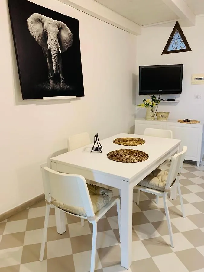 Wonderful Apartment In Old Alghero 0*,  Itália
